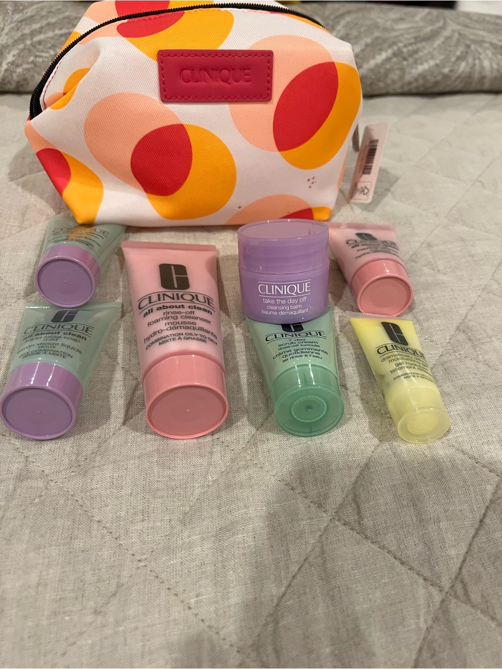 Clinique bundle of Skincare Set with travel pouch